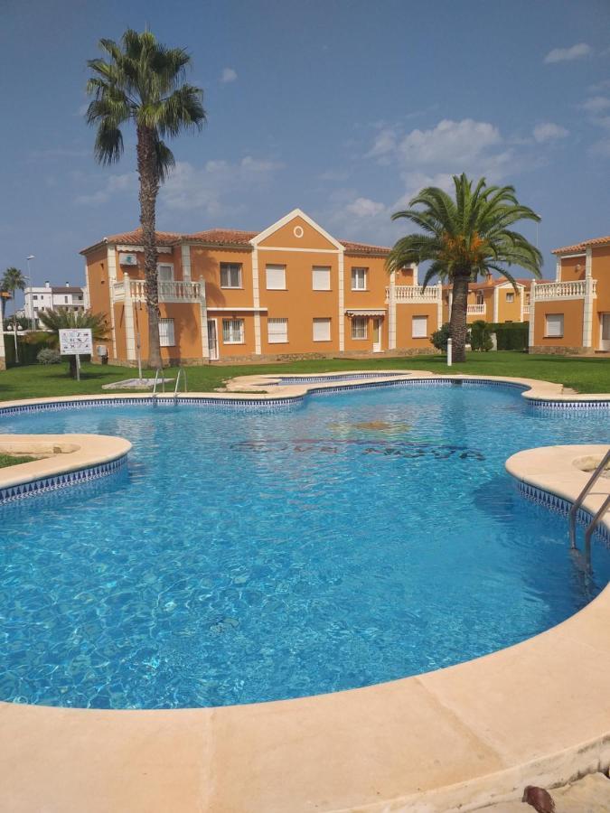 Oliva Nova Flat In Front Of Met Apartment Екстериор снимка